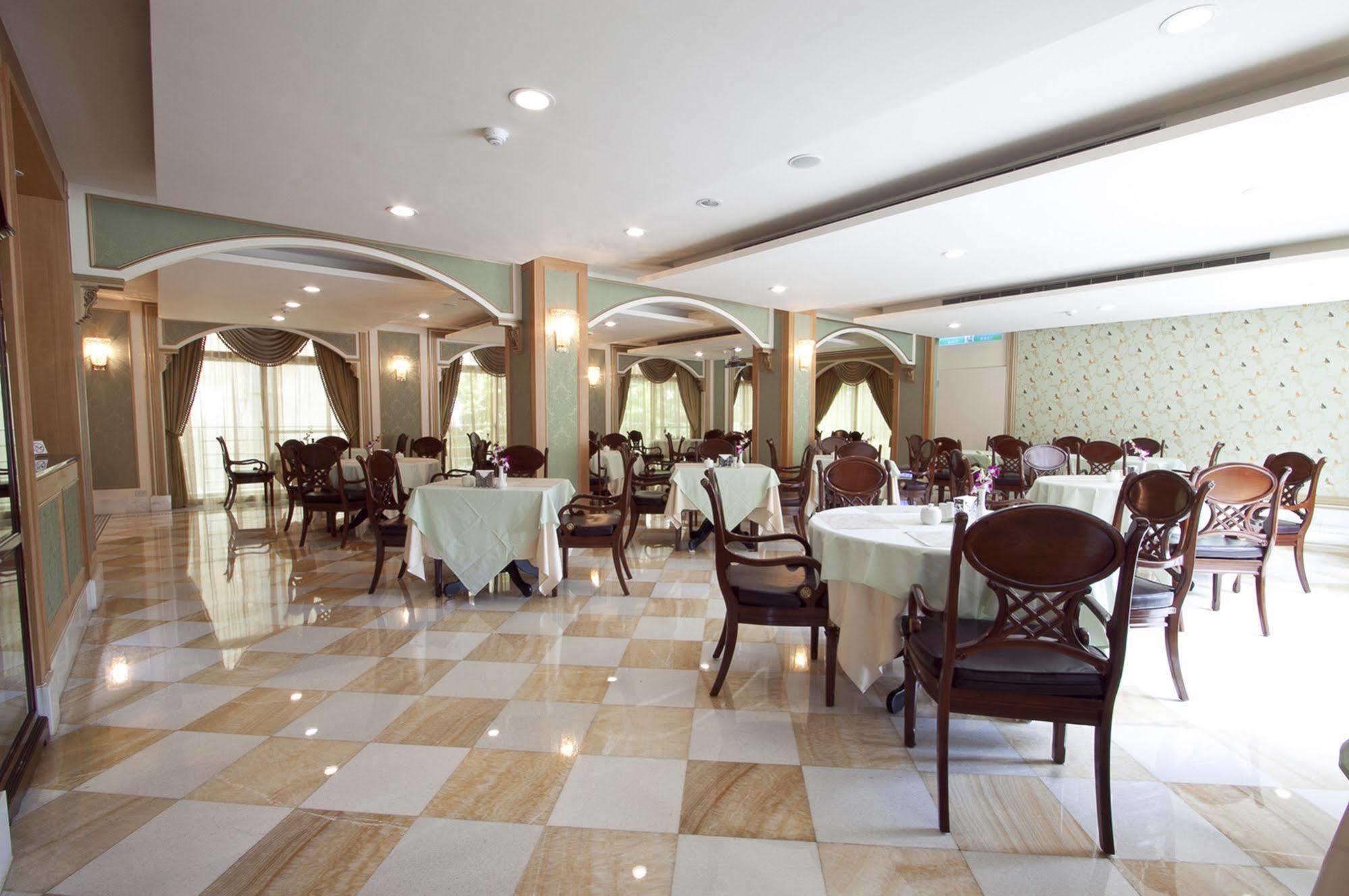 Royal Seasons Hotel Beitou Taipei Exterior foto