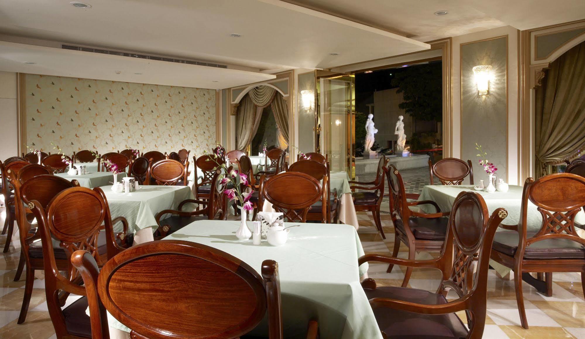 Royal Seasons Hotel Beitou Taipei Exterior foto
