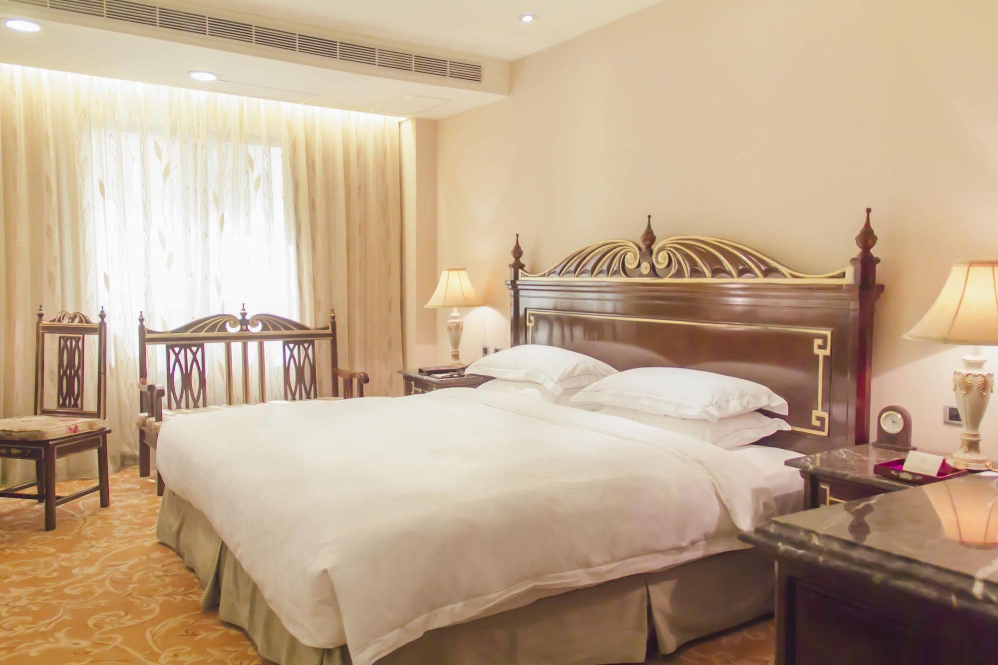Royal Seasons Hotel Beitou Taipei Exterior foto