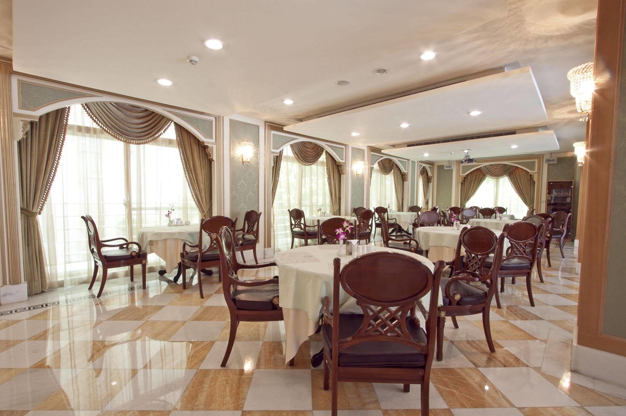 Royal Seasons Hotel Beitou Taipei Exterior foto